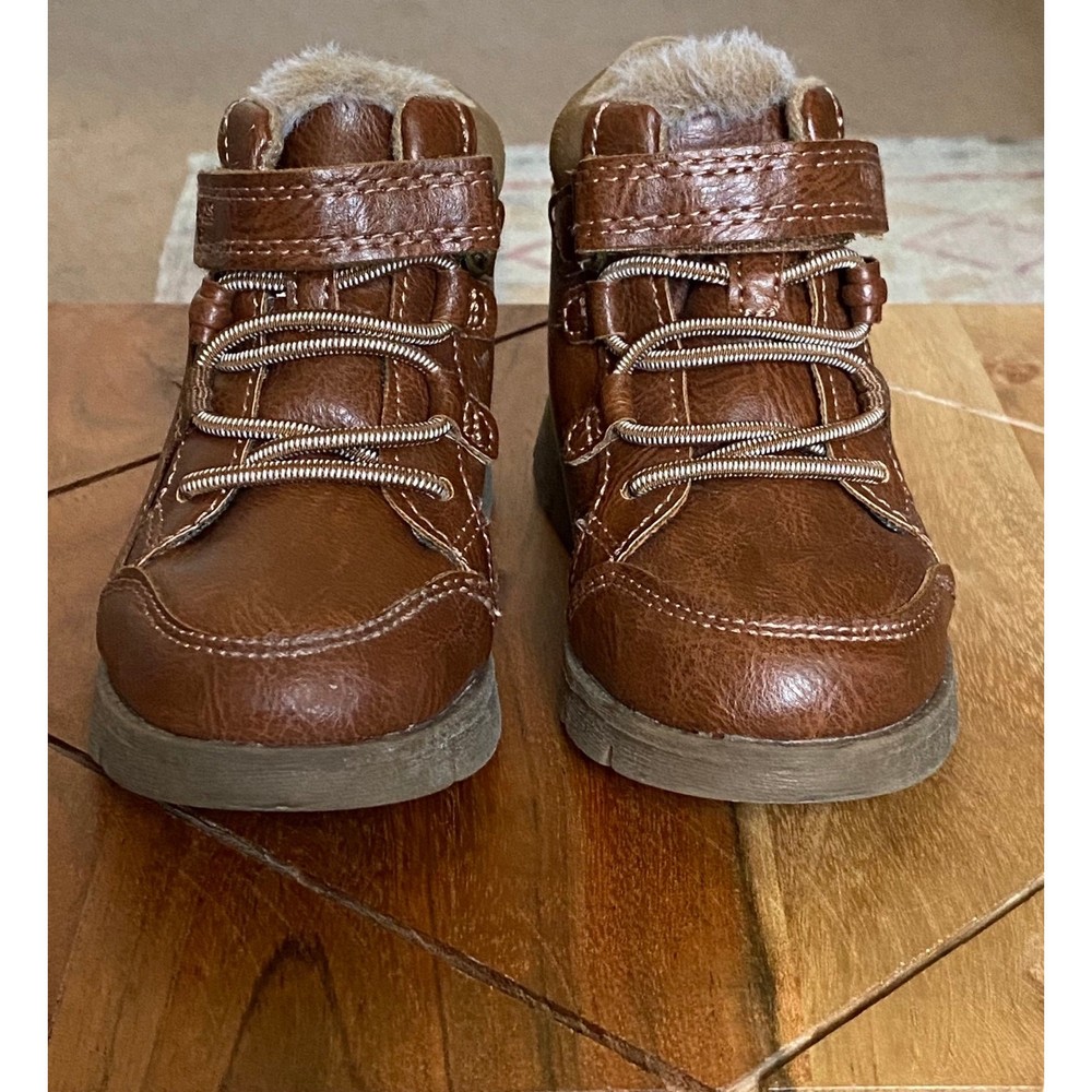 Boys Oshgosh brown leather fasten closure Ankle Boots size 7M